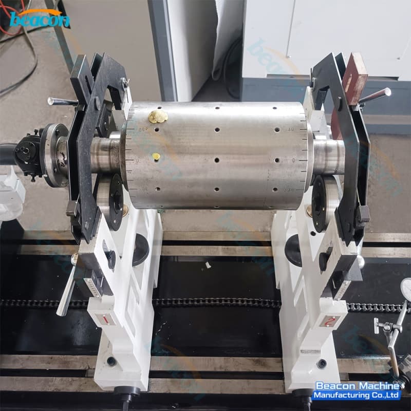 Eje de transmisión montado en la equilibradora industrial BEACON MACHINE.