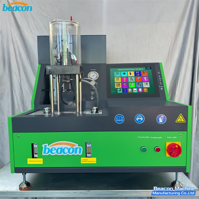 Montaje de inyector HEUI en el banco de pruebas diesel con cámara de seguridad transparente.